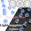 スワロフスキー　キューブ型　LightSapphire