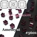 スワロフスキー　キューブ型　Amethyst